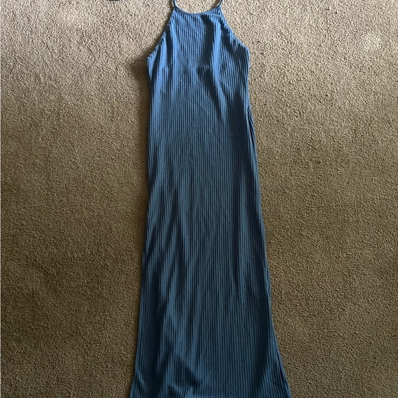 Elegant Blue Sleeveless Dress - Picture 1 of 2